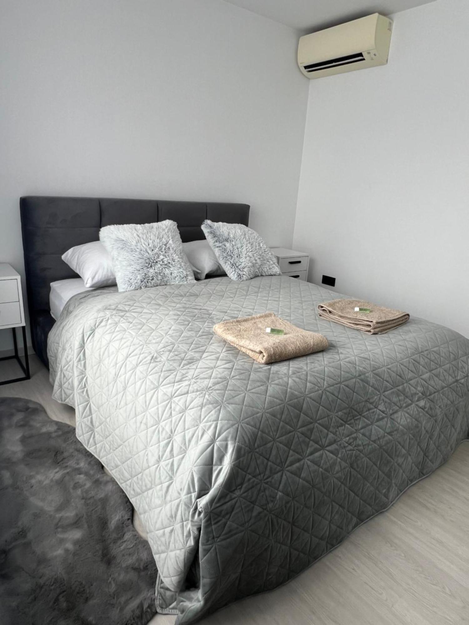 Skau Piano Family & Business Apartment Free Parking Pressburg Exterior foto